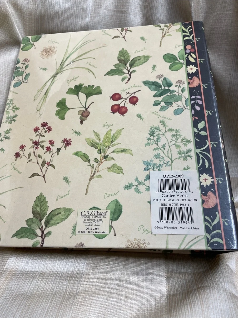 Gibson Botanical Recipe Organizer in Cream and Green NWT